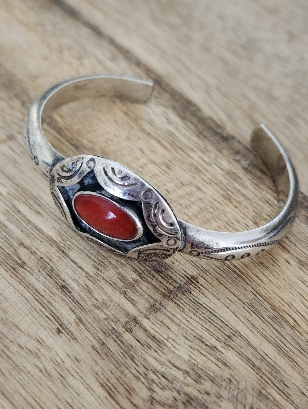 VINTAGE NAKAI NAVAJO STERLING SILVER RED CORAL CUFF BRACELET SIGNED 30g Sz 6.25